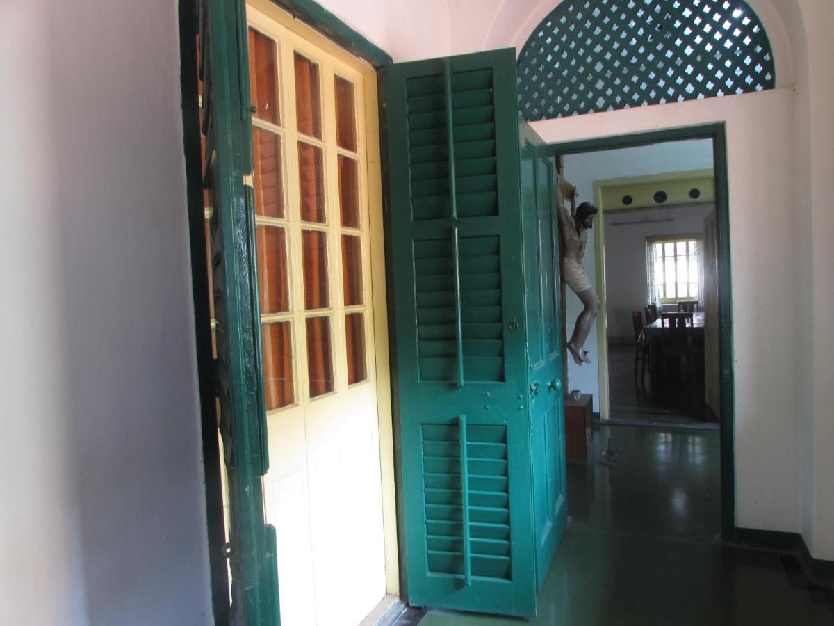 Ywca Gallway Guest House Kolkata Eksteriør bilde